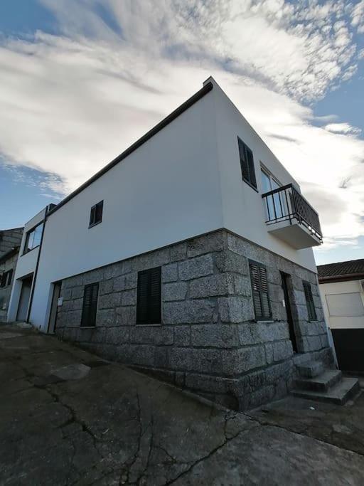 Casa Creixo - Moradia Completa T2 Apartment กิมาไรส์ ภายนอก รูปภาพ