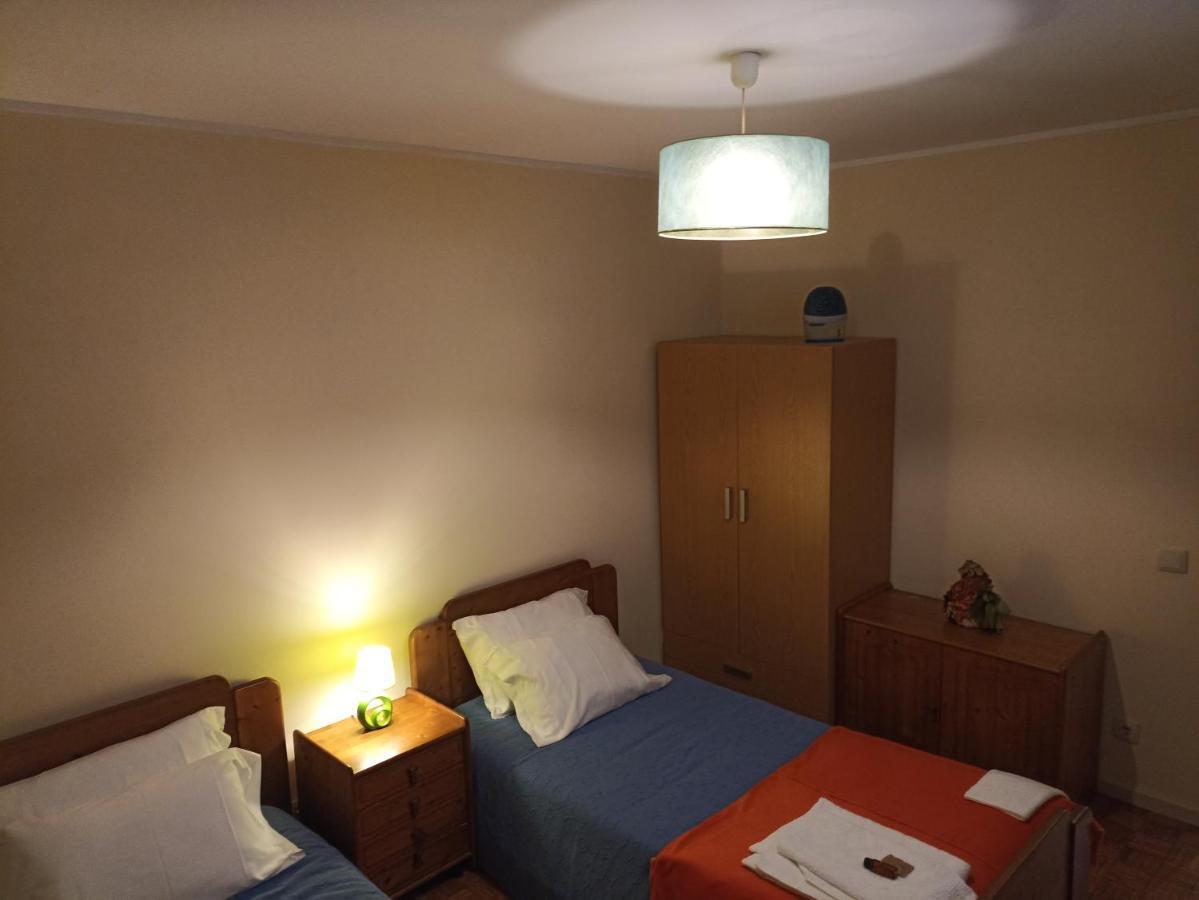 Casa Creixo - Moradia Completa T2 Apartment กิมาไรส์ ภายนอก รูปภาพ