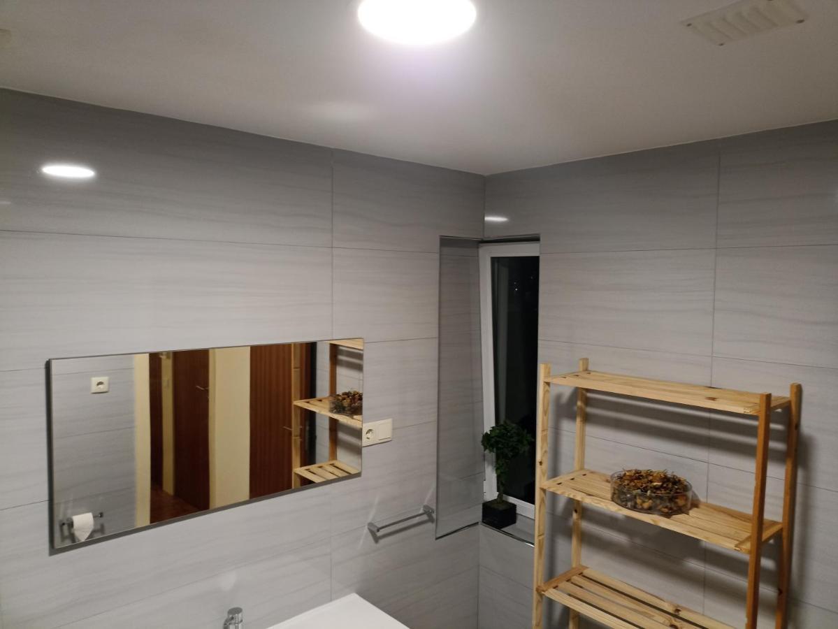 Casa Creixo - Moradia Completa T2 Apartment กิมาไรส์ ภายนอก รูปภาพ
